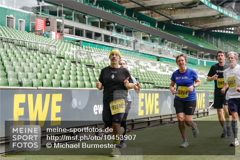 13.09.2026 - 21. swb-Marathon Bremen Michael Burmester http://msf.ph/oto/10453907 13.09.2026 10:32:10 Laufen im Stadion 10067, 10141, 10146, 10203, 10222, 10226, 10227, 10243, 10246, 10249, 10255, 10256, 10284, 10322, 10365, 10372, 10379, 10410, 10443, 10448, 10471, 10478, 10479, 10486, 10503, 10517, 10518, 10529, 10540, 10543, 10550, 10555, 10565, 10577, 10579, 10589, 10608, 10610, 10626, 10631, 10646, 10670, 10675, 10684, 10685, 10690, 10703, 10704, 10707, 10708, 10721, 10725, 10757, 10771, 10821, 10822, 10838, 11350, 11379 meine-sportfotos.de