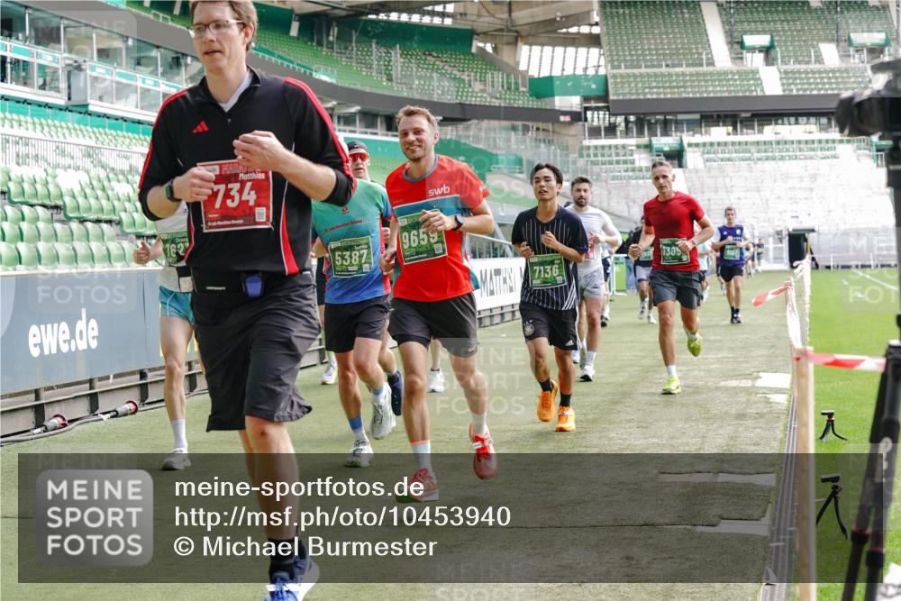 13.09.2026 - 21. swb-Marathon Bremen Michael Burmester http://msf.ph/oto/10453940 13.09.2026 12:51:49 Laufen im Stadion 107, 235, 335, 683, 734, 771, 792, 863, 1033, 1043, 1125, 1146, 1162, 1232, 1455, 1492, 1510, 1613, 1646, 1955, 1970, 1998, 2008, 2203, 2295, 2442, 2444, 2447, 2480, 2498, 2759, 2767, 2847, 3085, 3149, 3336, 3440, 3448, 3484, 3566, 3703, 3808, 3830, 3899, 3959, 3988, 4023, 4165, 4283, 4368, 4429, 4473, 4475, 4559, 4571, 4573, 4582, 4727, 4781, 4782, 4888, 4895, 5066, 5079, 5152, 5155, 5168, 5314, 5379, 5521, 5532, 5620, 5627, 5696, 6274, 6471, 6668, 6901, 8033, 8798 meine-sportfotos.de