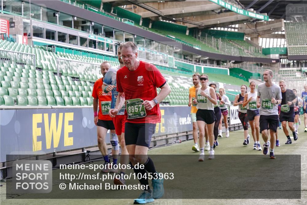 13.09.2026 - 21. swb-Marathon Bremen Michael Burmester http://msf.ph/oto/10453963 13.09.2026 13:10:30 Laufen im Stadion 164, 265, 373, 383, 391, 448, 532, 549, 563, 581, 813, 869, 898, 984, 1072, 1180, 1738, 1855, 1867, 1894, 1967, 2202, 2208, 2232, 2243, 2268, 2284, 2330, 2333, 2339, 2342, 2432, 2441, 2443, 2471, 2525, 2530, 2531, 2553, 2573, 2589, 2594, 2654, 2669, 2682, 2714, 2717, 2784, 2785, 2819, 2836, 2920, 2931, 2932, 2941, 3026, 3032, 3063, 3086, 3089, 3122, 3159, 3174, 3207, 3208, 3291, 3316, 3327, 3333, 3352, 3370, 3398, 3409, 3410, 3437, 3470, 3549, 3707, 3769, 109 meine-sportfotos.de