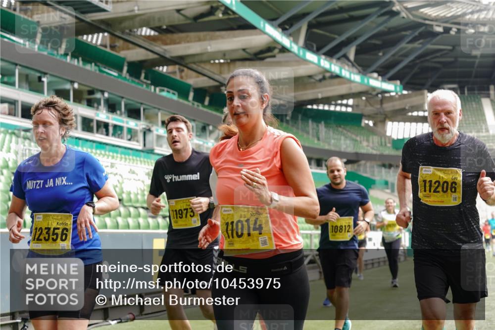 13.09.2026 - 21. swb-Marathon Bremen Michael Burmester http://msf.ph/oto/10453975 13.09.2026 10:32:12 Laufen im Stadion 10067, 10141, 10146, 10203, 10222, 10226, 10227, 10243, 10246, 10249, 10255, 10256, 10284, 10300, 10322, 10365, 10372, 10379, 10410, 10443, 10448, 10471, 10478, 10479, 10486, 10503, 10517, 10518, 10529, 10540, 10543, 10550, 10555, 10565, 10577, 10579, 10589, 10608, 10610, 10626, 10631, 10646, 10670, 10675, 10684, 10685, 10690, 10703, 10704, 10707, 10708, 10721, 10725, 10757, 10771, 10821, 10822, 10838, 11350, 11379 meine-sportfotos.de