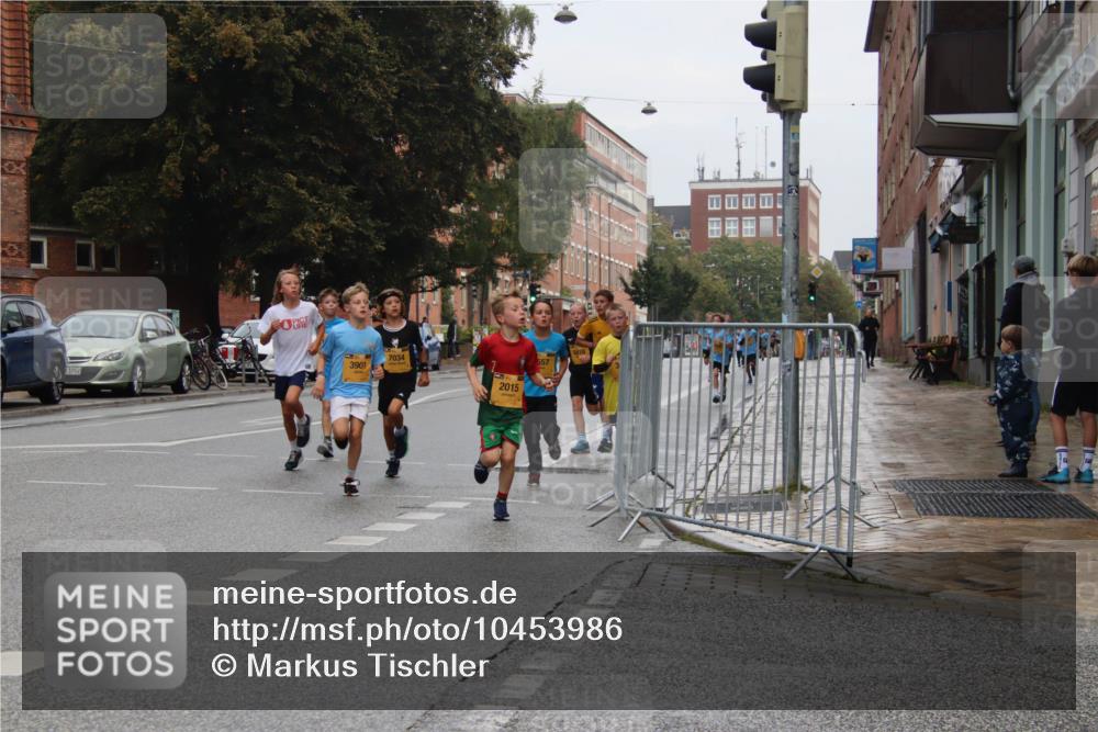 13.09.2026 - Kiel Lauf Markus Tischler http://msf.ph/oto/10453986 13.09.2026 08:51:42 Fleethörn 1702, 3901, 7034, 2015, 557 meine-sportfotos.de