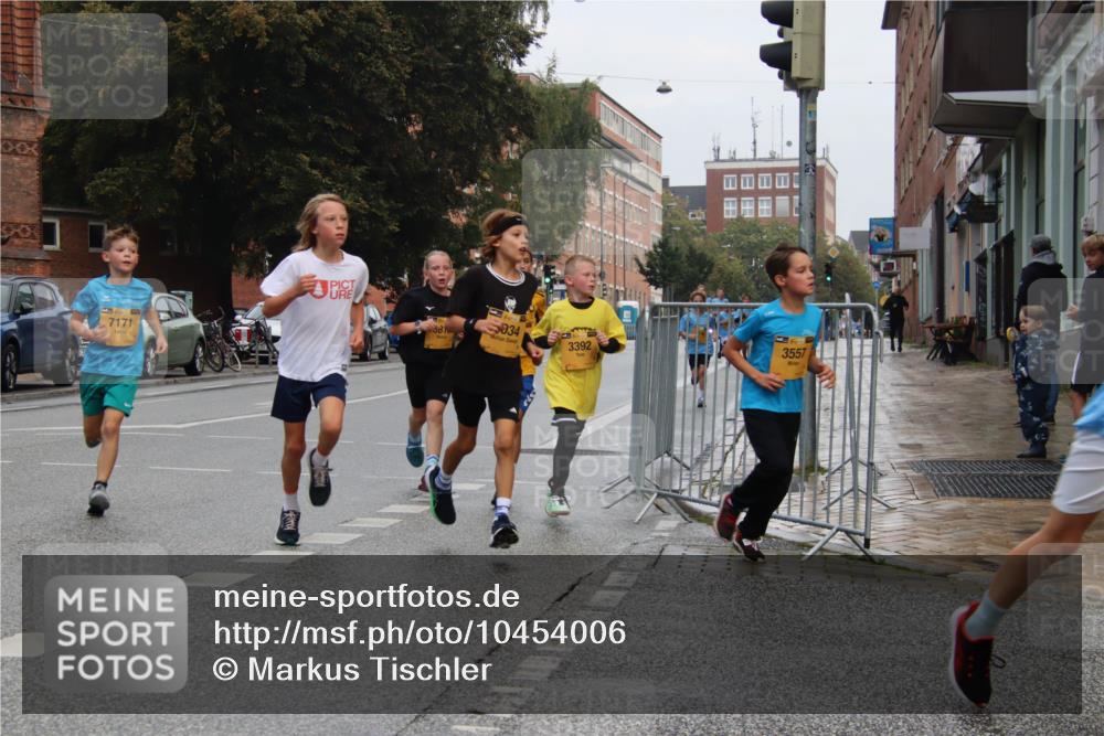 13.09.2026 - Kiel Lauf Markus Tischler http://msf.ph/oto/10454006 13.09.2026 08:51:44 Fleethörn 7171, 881, 034, 3392, 3557 meine-sportfotos.de