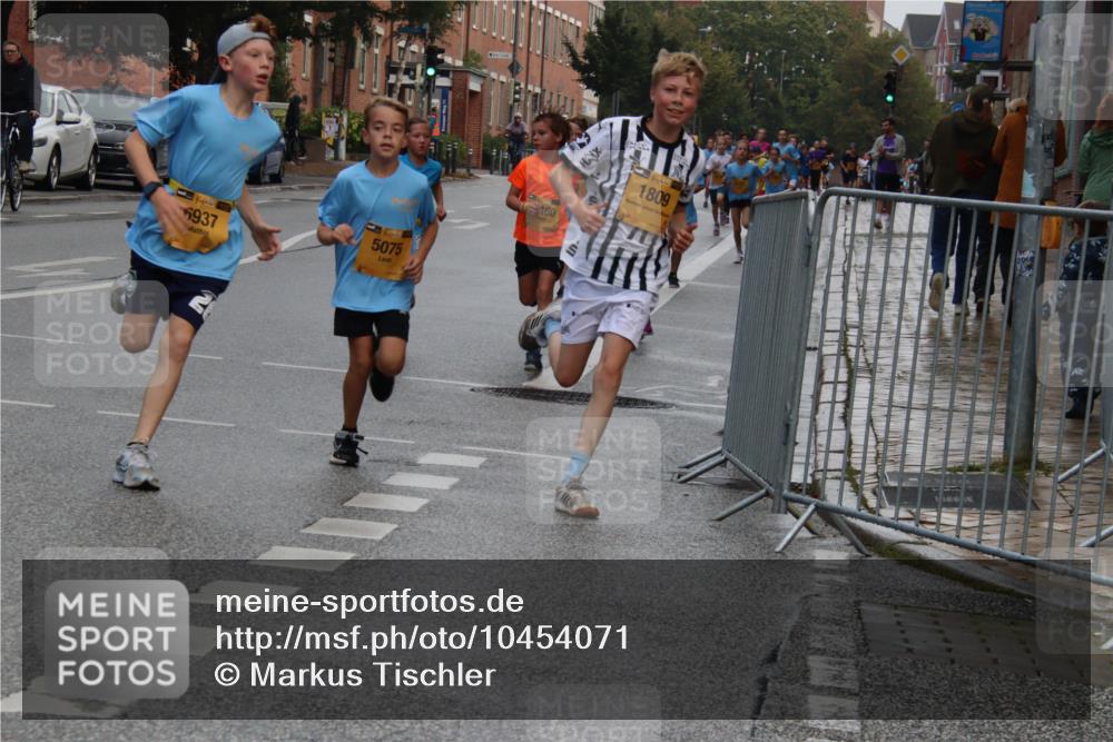 13.09.2026 - Kiel Lauf Markus Tischler http://msf.ph/oto/10454071 13.09.2026 08:52:15 Fleethörn 6937, 5075, 460, 39, 1809 meine-sportfotos.de