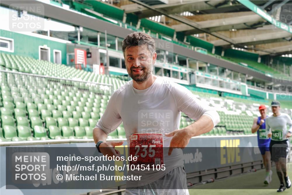 13.09.2026 - 21. swb-Marathon Bremen Michael Burmester http://msf.ph/oto/10454105 13.09.2026 12:51:54 Laufen im Stadion 107, 235, 335, 683, 734, 771, 792, 863, 1033, 1043, 1125, 1146, 1162, 1232, 1252, 1455, 1492, 1510, 1613, 1646, 1955, 1970, 1998, 2007, 2008, 2043, 2203, 2295, 2442, 2444, 2447, 2480, 2498, 2759, 2767, 2847, 3085, 3149, 3336, 3440, 3448, 3484, 3566, 3703, 3808, 3830, 3899, 3959, 3988, 4023, 4165, 4283, 4368, 4429, 4473, 4475, 4559, 4571, 4573, 4582, 4727, 4781, 4782, 4888, 4895, 5066, 5079, 5152, 5155, 5168, 5379, 5521, 5532, 5627, 5696, 6274, 6471, 8033, 8798 meine-sportfotos.de