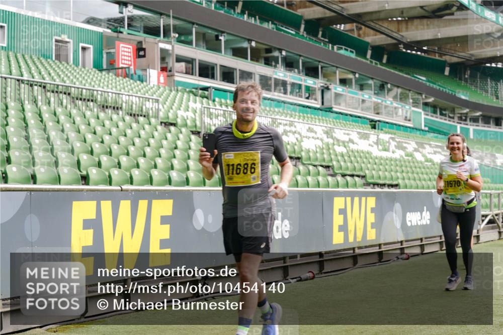 13.09.2026 - 21. swb-Marathon Bremen Michael Burmester http://msf.ph/oto/10454140 13.09.2026 10:32:15 Laufen im Stadion 10067, 10141, 10146, 10203, 10222, 10226, 10227, 10243, 10246, 10249, 10255, 10256, 10284, 10300, 10322, 10365, 10372, 10379, 10383, 10410, 10443, 10448, 10471, 10478, 10479, 10486, 10503, 10517, 10518, 10529, 10540, 10543, 10550, 10555, 10565, 10577, 10579, 10589, 10608, 10610, 10626, 10631, 10646, 10670, 10675, 10684, 10685, 10690, 10703, 10704, 10707, 10708, 10721, 10725, 10728, 10757, 10771, 10821, 10822, 10838, 11350, 11379 meine-sportfotos.de