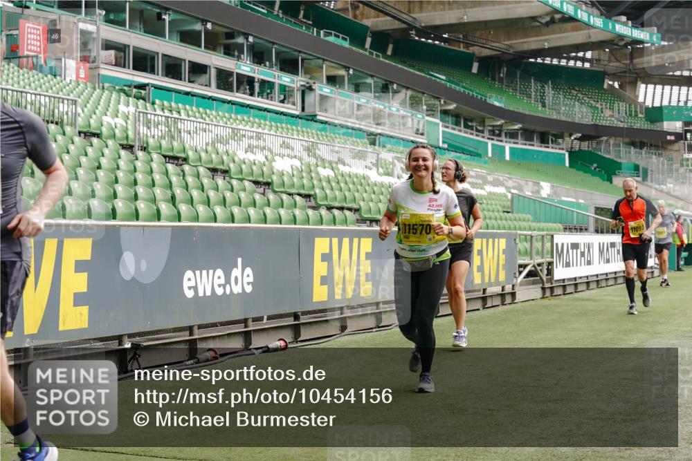 13.09.2026 - 21. swb-Marathon Bremen Michael Burmester http://msf.ph/oto/10454156 13.09.2026 10:32:16 Laufen im Stadion 10067, 10141, 10146, 10203, 10222, 10226, 10227, 10243, 10246, 10249, 10255, 10256, 10284, 10300, 10322, 10365, 10372, 10379, 10383, 10410, 10443, 10448, 10471, 10478, 10479, 10486, 10503, 10517, 10518, 10529, 10540, 10543, 10550, 10555, 10565, 10577, 10579, 10589, 10608, 10610, 10626, 10631, 10646, 10670, 10675, 10684, 10685, 10690, 10703, 10704, 10707, 10708, 10721, 10725, 10728, 10771, 10821, 10822, 10838, 11350, 11379 meine-sportfotos.de