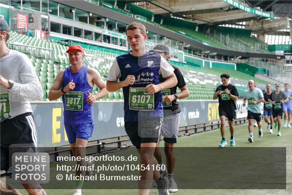 13.09.2026 - 21. swb-Marathon Bremen Michael Burmester http://msf.ph/oto/10454160 13.09.2026 12:51:57 Laufen im Stadion 107, 235, 335, 683, 734, 771, 792, 863, 1033, 1043, 1125, 1146, 1162, 1232, 1252, 1297, 1455, 1492, 1510, 1542, 1613, 1646, 1955, 1970, 2007, 2008, 2043, 2203, 2295, 2442, 2444, 2447, 2480, 2498, 2759, 2767, 2847, 3085, 3149, 3336, 3440, 3448, 3484, 3566, 3703, 3808, 3830, 3899, 3959, 3988, 4023, 4165, 4283, 4368, 4429, 4473, 4475, 4559, 4571, 4573, 4582, 4727, 4781, 4782, 4888, 4895, 5066, 5079, 5152, 5155, 5168, 5379, 5521, 5532, 5627, 5696, 6274, 6471, 8033, 8798 meine-sportfotos.de