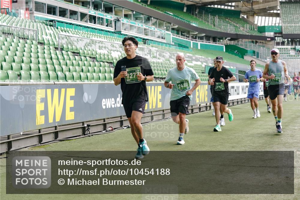 13.09.2026 - 21. swb-Marathon Bremen Michael Burmester http://msf.ph/oto/10454188 13.09.2026 12:51:58 Laufen im Stadion 107, 235, 335, 683, 734, 771, 792, 863, 1033, 1043, 1125, 1146, 1162, 1232, 1252, 1297, 1455, 1492, 1510, 1542, 1613, 1646, 1955, 1970, 2007, 2008, 2043, 2203, 2295, 2442, 2444, 2447, 2480, 2498, 2759, 2767, 2847, 3085, 3149, 3336, 3440, 3448, 3484, 3566, 3703, 3808, 3830, 3899, 3959, 3988, 4023, 4165, 4283, 4368, 4429, 4473, 4475, 4559, 4571, 4573, 4582, 4605, 4727, 4781, 4782, 4888, 4895, 5066, 5079, 5152, 5155, 5168, 5379, 5521, 5532, 5627, 5696, 6274, 6471, 8033, 8798 meine-sportfotos.de