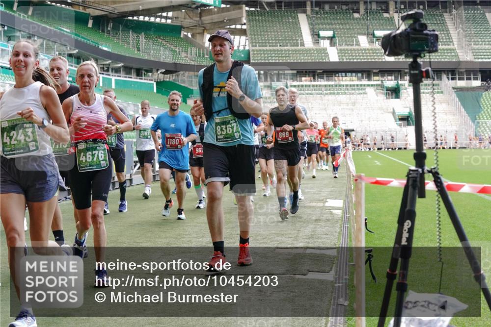 13.09.2026 - 21. swb-Marathon Bremen Michael Burmester http://msf.ph/oto/10454203 13.09.2026 13:10:34 Laufen im Stadion 164, 265, 373, 383, 391, 448, 532, 563, 581, 813, 869, 898, 984, 1072, 1180, 1738, 1855, 1867, 1894, 1967, 2202, 2208, 2232, 2268, 2284, 2299, 2330, 2333, 2339, 2342, 2432, 2443, 2471, 2525, 2530, 2531, 2553, 2573, 2589, 2594, 2654, 2669, 2682, 2714, 2717, 2784, 2785, 2819, 2836, 2920, 2931, 2932, 3026, 3032, 3063, 3086, 3089, 3122, 3159, 3174, 3207, 3208, 3291, 3316, 3327, 3333, 3352, 3370, 3398, 3409, 3410, 3437, 3470, 3549, 3707, 3769, 109 meine-sportfotos.de