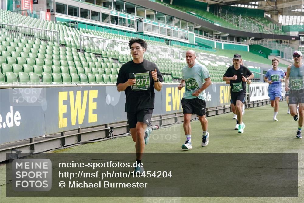 13.09.2026 - 21. swb-Marathon Bremen Michael Burmester http://msf.ph/oto/10454204 13.09.2026 12:51:58 Laufen im Stadion 107, 235, 335, 683, 734, 771, 792, 863, 1033, 1043, 1125, 1146, 1162, 1232, 1252, 1297, 1455, 1492, 1510, 1542, 1613, 1646, 1955, 1970, 2007, 2008, 2043, 2203, 2295, 2442, 2444, 2447, 2480, 2498, 2759, 2767, 2847, 3085, 3149, 3336, 3440, 3448, 3484, 3566, 3703, 3808, 3830, 3899, 3959, 3988, 4023, 4165, 4283, 4368, 4429, 4473, 4475, 4559, 4571, 4573, 4582, 4605, 4727, 4781, 4782, 4888, 4895, 5066, 5079, 5152, 5155, 5168, 5379, 5521, 5532, 5627, 5696, 6274, 6471, 8033, 8798 meine-sportfotos.de