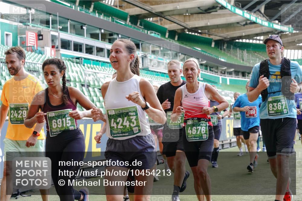 13.09.2026 - 21. swb-Marathon Bremen Michael Burmester http://msf.ph/oto/10454213 13.09.2026 13:10:34 Laufen im Stadion 164, 265, 373, 383, 391, 448, 532, 563, 581, 813, 869, 898, 984, 1072, 1180, 1738, 1855, 1867, 1894, 1967, 2202, 2208, 2232, 2268, 2284, 2299, 2330, 2333, 2339, 2342, 2432, 2443, 2471, 2525, 2530, 2531, 2553, 2573, 2589, 2594, 2654, 2669, 2682, 2714, 2717, 2784, 2785, 2819, 2836, 2920, 2931, 2932, 3026, 3032, 3063, 3086, 3089, 3122, 3159, 3174, 3207, 3208, 3291, 3316, 3327, 3333, 3352, 3370, 3398, 3409, 3410, 3437, 3470, 3549, 3707, 3769, 109 meine-sportfotos.de