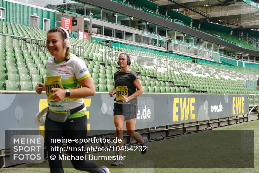 13.09.2026 - 21. swb-Marathon Bremen Michael Burmester http://msf.ph/oto/10454232 13.09.2026 10:32:18 Laufen im Stadion 10067, 10141, 10146, 10166, 10203, 10222, 10226, 10227, 10243, 10246, 10249, 10255, 10256, 10284, 10300, 10322, 10365, 10372, 10379, 10383, 10394, 10410, 10443, 10448, 10471, 10478, 10479, 10486, 10503, 10517, 10518, 10529, 10540, 10543, 10550, 10555, 10565, 10577, 10579, 10589, 10608, 10610, 10626, 10631, 10646, 10670, 10675, 10684, 10685, 10690, 10703, 10704, 10707, 10708, 10721, 10725, 10728, 10771, 10821, 10822, 10838, 11350, 11379 meine-sportfotos.de