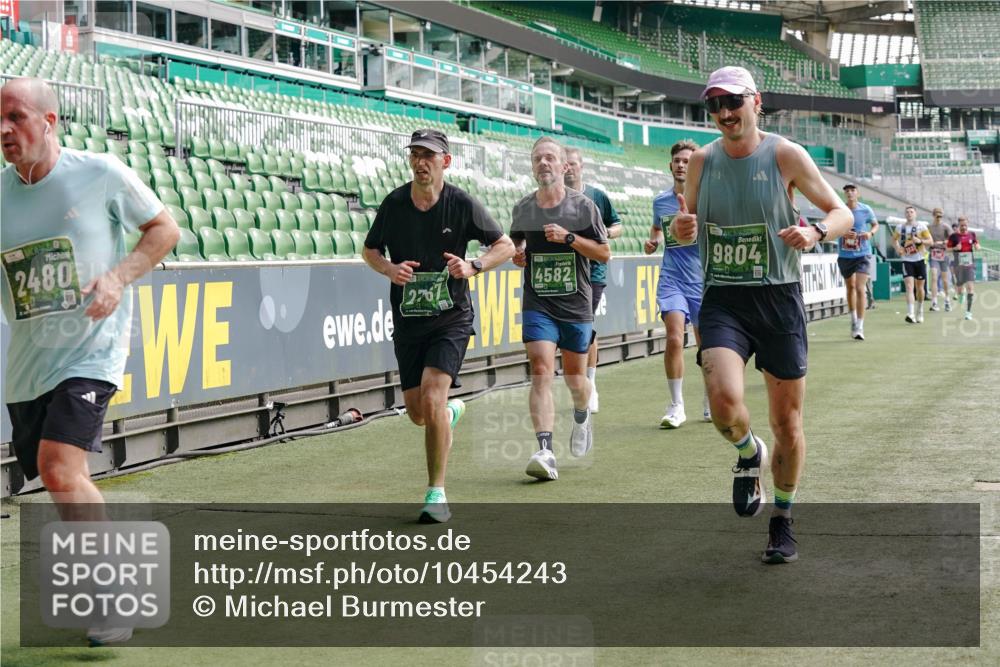 13.09.2026 - 21. swb-Marathon Bremen Michael Burmester http://msf.ph/oto/10454243 13.09.2026 12:52:00 Laufen im Stadion 107, 235, 335, 683, 734, 771, 792, 863, 1033, 1043, 1125, 1146, 1162, 1232, 1252, 1297, 1455, 1492, 1510, 1542, 1613, 1646, 1955, 1970, 2007, 2008, 2043, 2203, 2295, 2442, 2444, 2447, 2480, 2498, 2759, 2767, 2847, 3085, 3149, 3336, 3440, 3448, 3484, 3566, 3703, 3808, 3830, 3899, 3959, 3988, 4023, 4165, 4283, 4368, 4429, 4473, 4475, 4559, 4571, 4573, 4582, 4605, 4727, 4781, 4782, 4888, 4895, 5066, 5079, 5152, 5155, 5168, 5379, 5521, 5532, 5627, 5696, 6274, 6471, 8033, 8798 meine-sportfotos.de