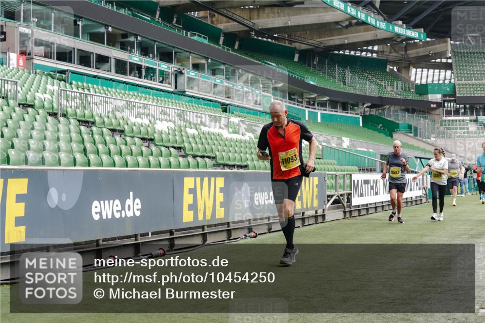 13.09.2026 - 21. swb-Marathon Bremen Michael Burmester http://msf.ph/oto/10454250 13.09.2026 10:32:19 Laufen im Stadion 10067, 10141, 10146, 10166, 10203, 10222, 10226, 10227, 10243, 10246, 10249, 10255, 10256, 10284, 10300, 10322, 10365, 10372, 10379, 10383, 10394, 10410, 10443, 10448, 10471, 10478, 10479, 10486, 10494, 10503, 10517, 10518, 10529, 10540, 10543, 10550, 10555, 10565, 10577, 10579, 10589, 10608, 10610, 10626, 10631, 10646, 10670, 10675, 10684, 10685, 10690, 10703, 10704, 10707, 10708, 10721, 10725, 10728, 10771, 10794, 10821, 10822, 10838, 11350, 11379 meine-sportfotos.de