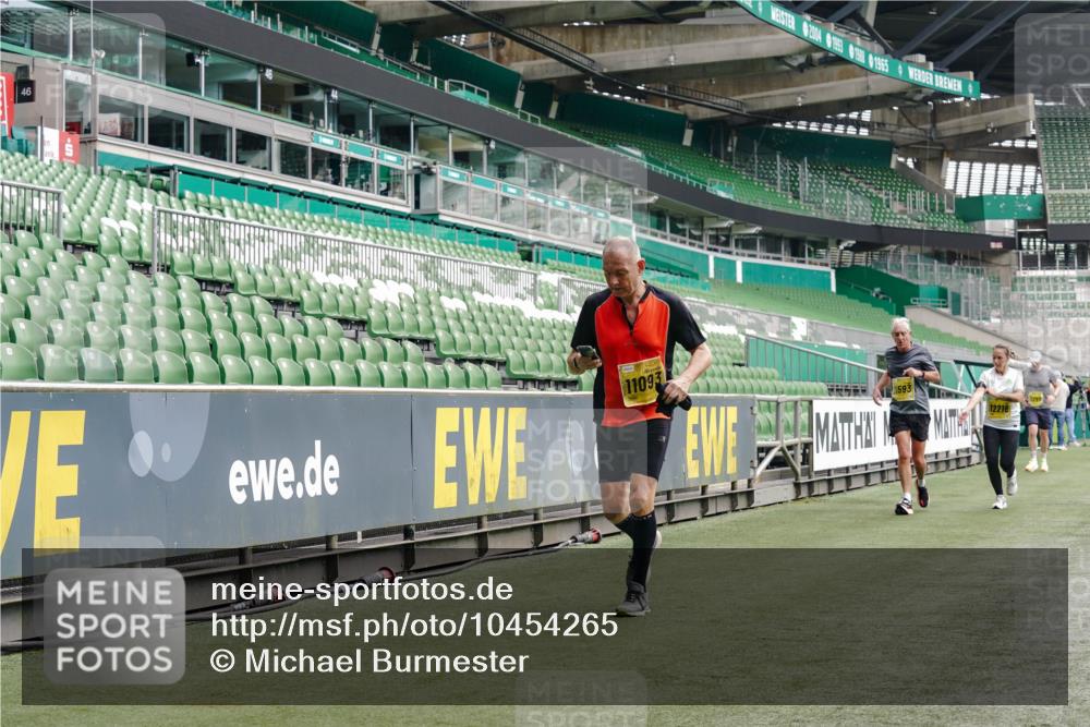13.09.2026 - 21. swb-Marathon Bremen Michael Burmester http://msf.ph/oto/10454265 13.09.2026 10:32:19 Laufen im Stadion 10067, 10141, 10146, 10166, 10203, 10222, 10226, 10227, 10243, 10246, 10249, 10255, 10256, 10284, 10300, 10322, 10365, 10372, 10379, 10383, 10394, 10410, 10443, 10448, 10471, 10478, 10479, 10486, 10494, 10503, 10517, 10518, 10529, 10540, 10543, 10550, 10555, 10565, 10577, 10579, 10589, 10608, 10610, 10626, 10631, 10646, 10670, 10675, 10684, 10685, 10690, 10703, 10704, 10707, 10708, 10721, 10725, 10728, 10771, 10794, 10821, 10822, 10838, 11350, 11379 meine-sportfotos.de
