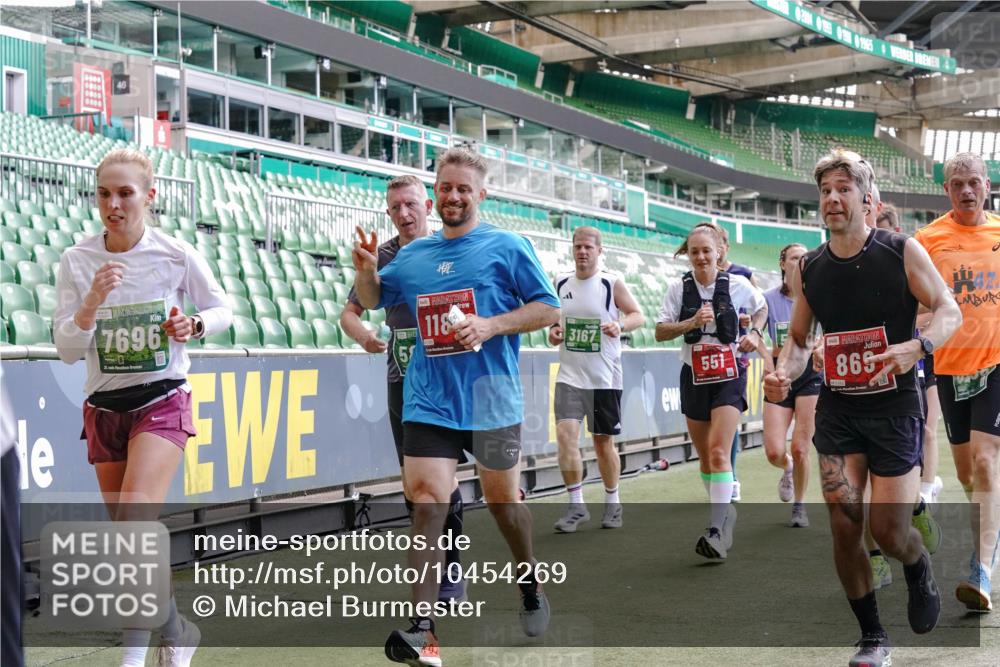13.09.2026 - 21. swb-Marathon Bremen Michael Burmester http://msf.ph/oto/10454269 13.09.2026 13:10:36 Laufen im Stadion 164, 265, 373, 383, 391, 448, 532, 563, 581, 813, 869, 898, 984, 1072, 1180, 1738, 1855, 1867, 1894, 1967, 2202, 2208, 2232, 2268, 2284, 2299, 2330, 2333, 2339, 2342, 2432, 2443, 2471, 2525, 2530, 2531, 2553, 2573, 2589, 2594, 2654, 2669, 2682, 2714, 2717, 2784, 2785, 2819, 2836, 2920, 2931, 2932, 3026, 3032, 3063, 3086, 3089, 3122, 3159, 3174, 3207, 3208, 3291, 3316, 3333, 3352, 3370, 3398, 3409, 3410, 3437, 3470, 3549, 3707, 3769, 109 meine-sportfotos.de