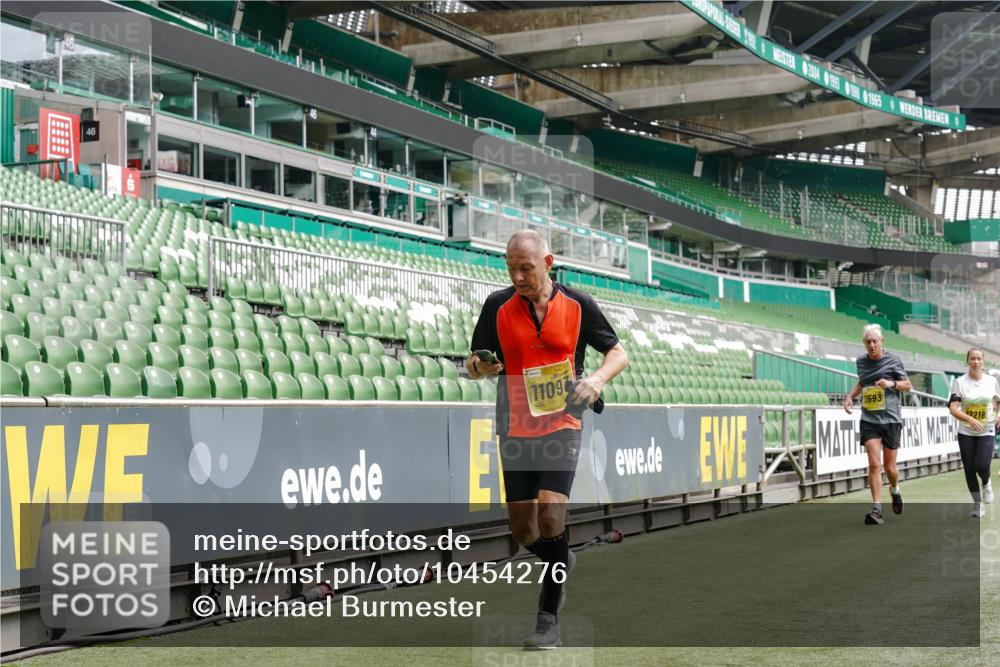 13.09.2026 - 21. swb-Marathon Bremen Michael Burmester http://msf.ph/oto/10454276 13.09.2026 10:32:20 Laufen im Stadion 10067, 10141, 10146, 10166, 10203, 10222, 10226, 10227, 10243, 10246, 10249, 10255, 10256, 10284, 10300, 10322, 10365, 10372, 10379, 10383, 10394, 10410, 10443, 10448, 10471, 10478, 10479, 10486, 10494, 10503, 10517, 10518, 10529, 10540, 10543, 10550, 10555, 10565, 10577, 10579, 10589, 10608, 10610, 10626, 10631, 10646, 10670, 10675, 10684, 10685, 10690, 10703, 10704, 10707, 10708, 10721, 10725, 10728, 10771, 10794, 10821, 10838, 11350, 11379 meine-sportfotos.de