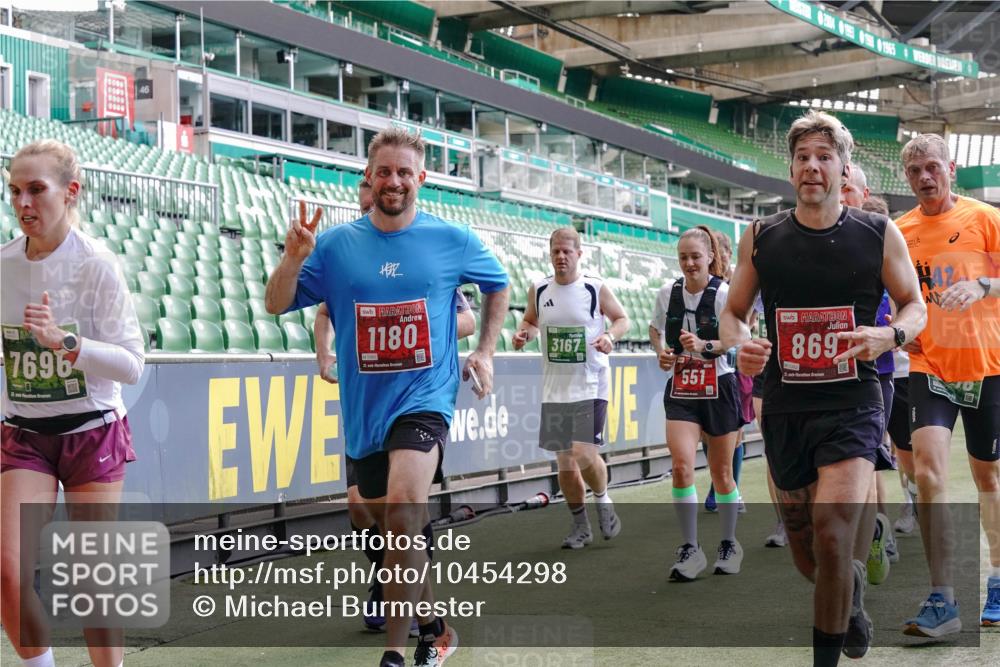 13.09.2026 - 21. swb-Marathon Bremen Michael Burmester http://msf.ph/oto/10454298 13.09.2026 13:10:36 Laufen im Stadion 164, 265, 373, 383, 391, 448, 532, 563, 581, 813, 869, 898, 984, 1072, 1180, 1738, 1855, 1867, 1894, 1967, 2202, 2208, 2232, 2268, 2284, 2299, 2330, 2333, 2339, 2342, 2432, 2443, 2471, 2525, 2530, 2531, 2553, 2573, 2589, 2594, 2654, 2669, 2682, 2714, 2717, 2784, 2785, 2819, 2836, 2920, 2931, 2932, 3026, 3032, 3063, 3086, 3089, 3122, 3159, 3174, 3207, 3208, 3291, 3316, 3333, 3352, 3370, 3398, 3409, 3410, 3437, 3470, 3549, 3707, 3769, 109 meine-sportfotos.de