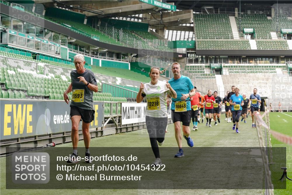 13.09.2026 - 21. swb-Marathon Bremen Michael Burmester http://msf.ph/oto/10454322 13.09.2026 10:32:23 Laufen im Stadion 10067, 10141, 10146, 10166, 10203, 10222, 10226, 10243, 10246, 10249, 10255, 10256, 10284, 10300, 10322, 10365, 10372, 10374, 10379, 10383, 10394, 10410, 10443, 10471, 10478, 10479, 10486, 10494, 10503, 10517, 10518, 10529, 10540, 10543, 10550, 10555, 10565, 10577, 10579, 10589, 10608, 10610, 10626, 10631, 10646, 10670, 10675, 10684, 10685, 10690, 10703, 10704, 10707, 10708, 10721, 10725, 10728, 10771, 10794, 11350, 11379 meine-sportfotos.de