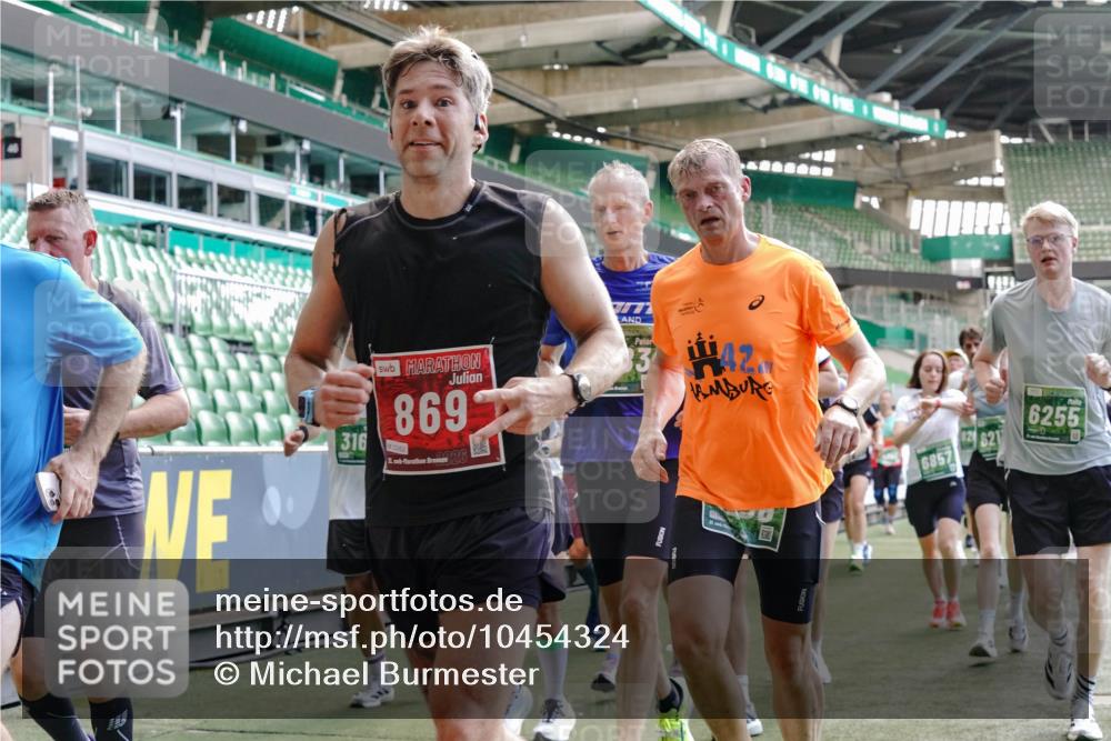 13.09.2026 - 21. swb-Marathon Bremen Michael Burmester http://msf.ph/oto/10454324 13.09.2026 13:10:37 Laufen im Stadion 164, 265, 373, 383, 391, 448, 532, 563, 581, 813, 869, 898, 984, 1072, 1180, 1738, 1855, 1867, 1894, 1967, 2202, 2208, 2232, 2268, 2284, 2299, 2330, 2333, 2339, 2342, 2432, 2443, 2471, 2525, 2530, 2531, 2553, 2573, 2589, 2594, 2654, 2669, 2682, 2714, 2717, 2784, 2785, 2819, 2836, 2920, 2931, 2932, 3026, 3032, 3063, 3086, 3089, 3122, 3159, 3174, 3207, 3208, 3291, 3316, 3333, 3352, 3370, 3398, 3409, 3410, 3437, 3470, 3549, 3707, 3769, 109 meine-sportfotos.de