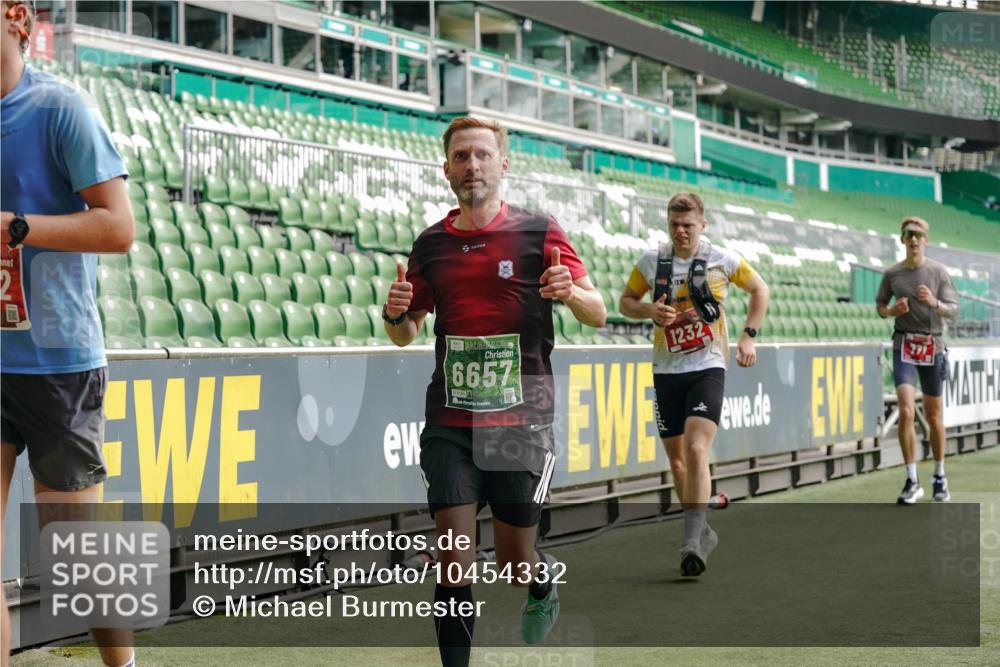 13.09.2026 - 21. swb-Marathon Bremen Michael Burmester http://msf.ph/oto/10454332 13.09.2026 12:52:08 Laufen im Stadion 107, 235, 335, 683, 734, 771, 792, 863, 1033, 1043, 1125, 1146, 1162, 1232, 1252, 1297, 1455, 1492, 1510, 1542, 1613, 1646, 1955, 1970, 2007, 2008, 2043, 2203, 2295, 2350, 2442, 2444, 2447, 2480, 2498, 2759, 2767, 2847, 3085, 3149, 3236, 3336, 3440, 3448, 3484, 3566, 3703, 3808, 3830, 3899, 3959, 3988, 4023, 4165, 4283, 4429, 4473, 4475, 4559, 4571, 4573, 4582, 4605, 4727, 4781, 4782, 4895, 5066, 5079, 5152, 5155, 5168, 5379, 5521, 5696, 6274, 8033, 8798 meine-sportfotos.de