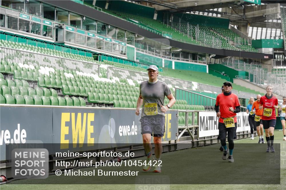 13.09.2026 - 21. swb-Marathon Bremen Michael Burmester http://msf.ph/oto/10454422 13.09.2026 10:32:26 Laufen im Stadion 10067, 10078, 10141, 10146, 10166, 10203, 10222, 10226, 10243, 10246, 10249, 10255, 10256, 10284, 10300, 10322, 10365, 10372, 10374, 10379, 10383, 10394, 10410, 10443, 10471, 10478, 10479, 10486, 10494, 10503, 10517, 10518, 10529, 10540, 10543, 10550, 10555, 10565, 10577, 10579, 10589, 10608, 10610, 10626, 10631, 10646, 10670, 10675, 10684, 10685, 10690, 10703, 10704, 10707, 10708, 10721, 10725, 10728, 10745, 10771, 10794, 11350, 11379 meine-sportfotos.de