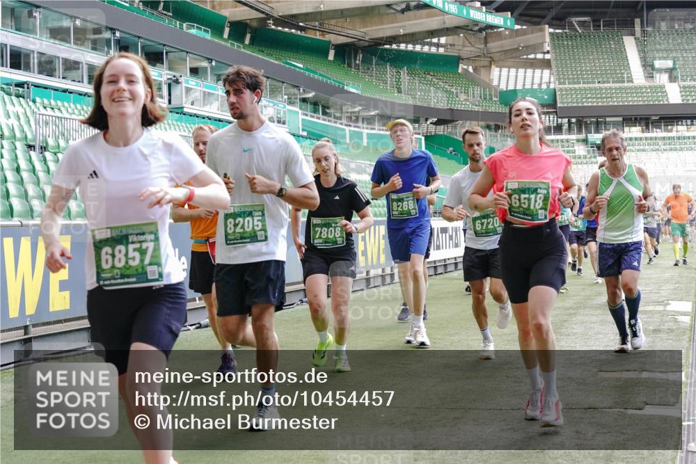 13.09.2026 - 21. swb-Marathon Bremen Michael Burmester http://msf.ph/oto/10454457 13.09.2026 13:10:40 Laufen im Stadion 164, 265, 373, 383, 391, 448, 532, 563, 581, 869, 898, 984, 1180, 1738, 1855, 1867, 1894, 1952, 1967, 2202, 2232, 2268, 2284, 2299, 2330, 2333, 2339, 2342, 2432, 2443, 2471, 2525, 2530, 2531, 2553, 2573, 2589, 2594, 2654, 2669, 2682, 2714, 2717, 2784, 2785, 2819, 2836, 2920, 2931, 2932, 3026, 3032, 3063, 3086, 3089, 3122, 3159, 3174, 3207, 3208, 3291, 3316, 3333, 3352, 3370, 3398, 3409, 3410, 3437, 3470, 3549, 3707, 3769, 109 meine-sportfotos.de