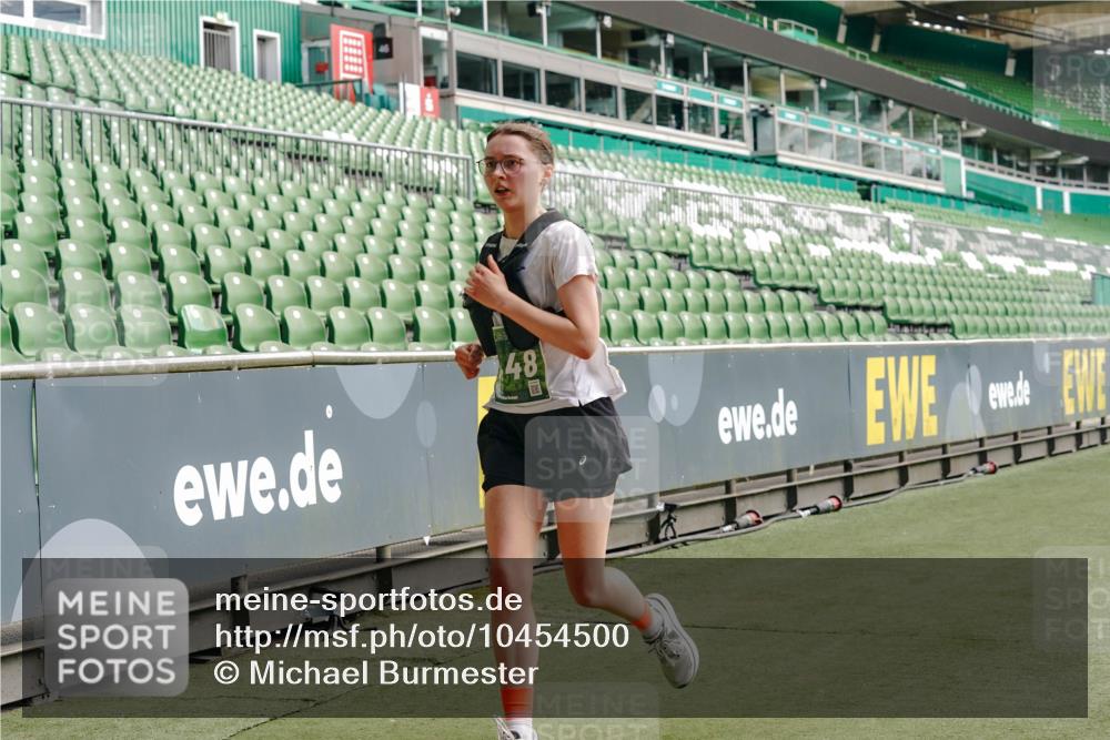 13.09.2026 - 21. swb-Marathon Bremen Michael Burmester http://msf.ph/oto/10454500 13.09.2026 12:52:20 Laufen im Stadion 102, 107, 235, 683, 734, 771, 792, 863, 1033, 1043, 1125, 1146, 1162, 1232, 1252, 1297, 1455, 1492, 1528, 1542, 1646, 1955, 2007, 2008, 2043, 2203, 2350, 2447, 2480, 2498, 2759, 2767, 2847, 2858, 3085, 3149, 3236, 3336, 3362, 3440, 3448, 3566, 3703, 3830, 3899, 3959, 3988, 4165, 4283, 4429, 4473, 4475, 4571, 4573, 4582, 4605, 4727, 4781, 4782, 4895, 5079, 5152, 5168, 5379, 5521, 5696, 6274, 8033, 8798 meine-sportfotos.de
