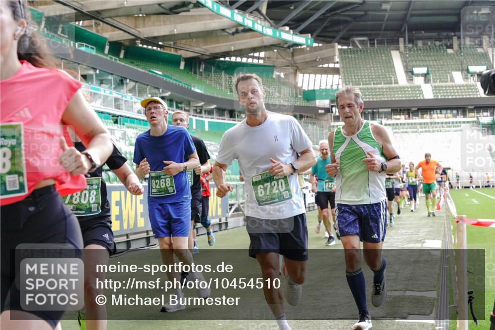 13.09.2026 - 21. swb-Marathon Bremen Michael Burmester http://msf.ph/oto/10454510 13.09.2026 13:10:42 Laufen im Stadion 164, 265, 373, 383, 391, 448, 532, 581, 869, 898, 984, 1180, 1738, 1855, 1867, 1894, 1952, 1967, 2202, 2232, 2268, 2281, 2284, 2299, 2330, 2333, 2339, 2342, 2432, 2443, 2471, 2525, 2530, 2531, 2553, 2573, 2589, 2594, 2654, 2669, 2682, 2714, 2717, 2784, 2785, 2804, 2819, 2836, 2920, 2931, 2932, 3026, 3032, 3063, 3086, 3089, 3122, 3159, 3174, 3207, 3208, 3291, 3316, 3333, 3352, 3370, 3398, 3409, 3410, 3437, 3470, 3549, 3707, 3769, 109 meine-sportfotos.de