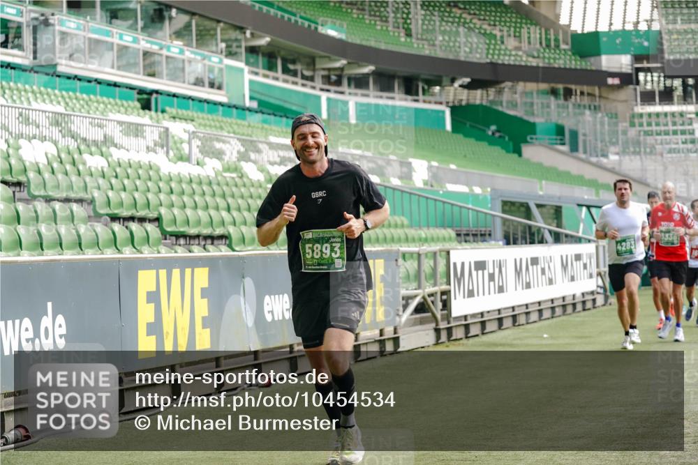 13.09.2026 - 21. swb-Marathon Bremen Michael Burmester http://msf.ph/oto/10454534 13.09.2026 12:52:23 Laufen im Stadion 102, 107, 235, 683, 734, 771, 792, 863, 985, 1033, 1043, 1125, 1146, 1162, 1232, 1252, 1297, 1455, 1492, 1528, 1542, 1646, 1955, 2007, 2008, 2043, 2203, 2350, 2447, 2480, 2498, 2759, 2767, 2847, 2858, 3085, 3149, 3236, 3336, 3362, 3440, 3448, 3566, 3703, 3830, 3899, 3959, 3988, 4165, 4283, 4429, 4475, 4571, 4573, 4582, 4605, 4727, 4781, 4782, 4895, 5079, 5152, 5168, 5379, 5521, 5696, 6274, 8033, 8798 meine-sportfotos.de