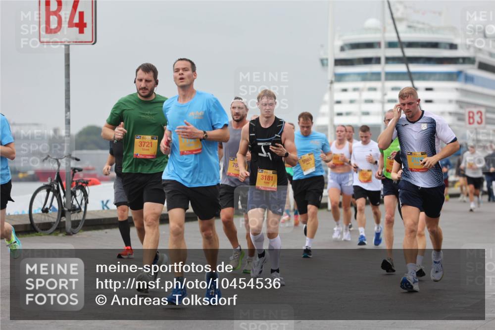 13.09.2026 - Kiel Lauf Andreas Tolksdorf http://msf.ph/oto/10454536 13.09.2026 11:54:33 Kiellinie 4, 38, 3721, 78, 39, 3181, 5985, 3 meine-sportfotos.de