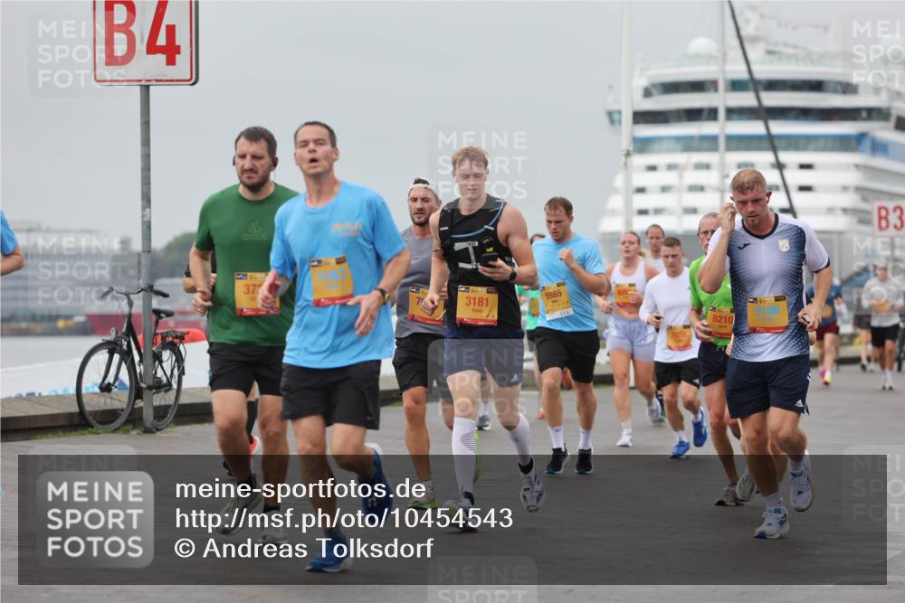 13.09.2026 - Kiel Lauf Andreas Tolksdorf http://msf.ph/oto/10454543 13.09.2026 11:54:33 Kiellinie 4, 37, 38, 3181, 5985, 8210, 1, 38, 2168, 3 meine-sportfotos.de