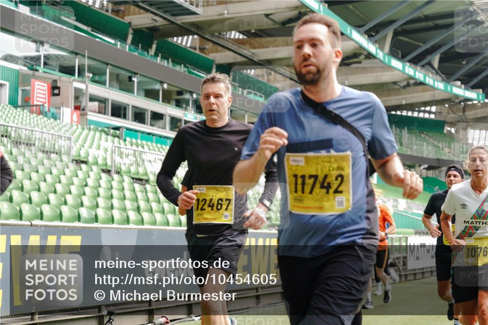 13.09.2026 - 21. swb-Marathon Bremen Michael Burmester http://msf.ph/oto/10454605 13.09.2026 10:32:31 Laufen im Stadion 10067, 10078, 10146, 10166, 10184, 10203, 10211, 10222, 10226, 10243, 10246, 10249, 10255, 10256, 10284, 10300, 10322, 10365, 10372, 10374, 10379, 10383, 10394, 10410, 10443, 10471, 10478, 10479, 10486, 10494, 10503, 10517, 10518, 10529, 10540, 10543, 10550, 10555, 10565, 10577, 10579, 10589, 10608, 10610, 10626, 10631, 10646, 10670, 10675, 10684, 10685, 10690, 10703, 10704, 10707, 10708, 10721, 10725, 10728, 10745, 10771, 10794 meine-sportfotos.de