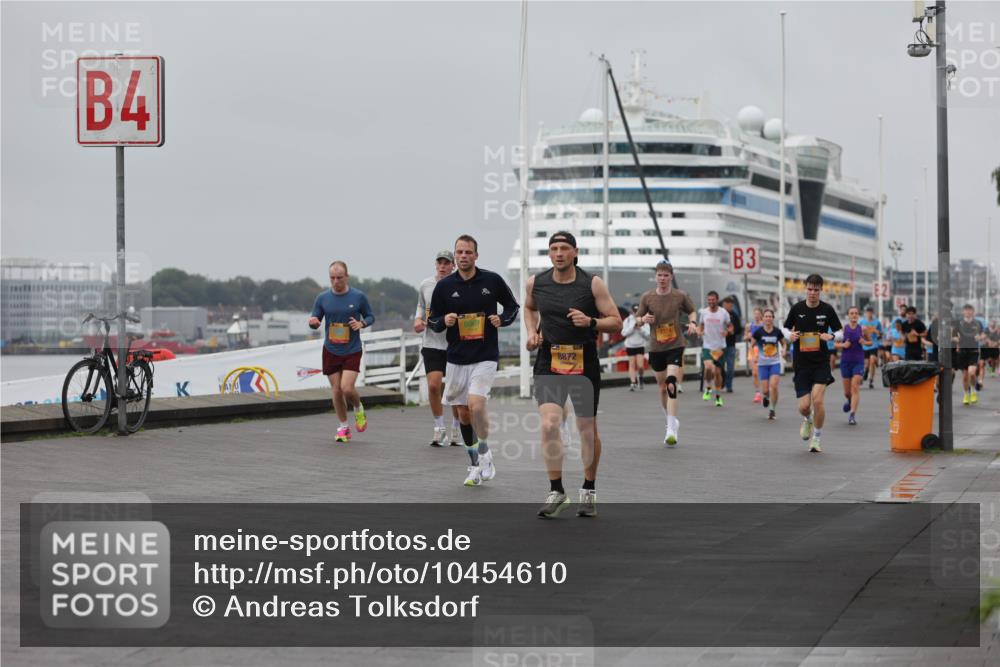 13.09.2026 - Kiel Lauf Andreas Tolksdorf http://msf.ph/oto/10454610 13.09.2026 11:54:42 Kiellinie 4, 8007, 8872, 3 meine-sportfotos.de