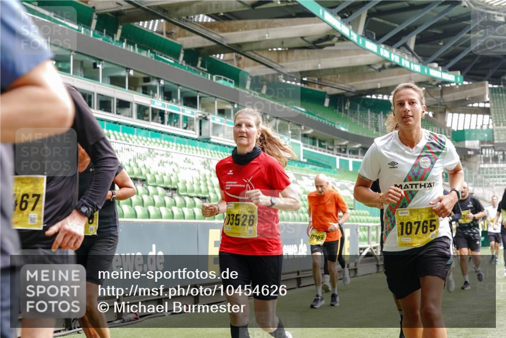 13.09.2026 - 21. swb-Marathon Bremen Michael Burmester http://msf.ph/oto/10454626 13.09.2026 10:32:32 Laufen im Stadion 10067, 10078, 10146, 10166, 10184, 10203, 10211, 10222, 10226, 10243, 10246, 10249, 10255, 10256, 10284, 10300, 10322, 10365, 10372, 10374, 10379, 10383, 10394, 10408, 10410, 10443, 10471, 10478, 10479, 10486, 10494, 10503, 10517, 10518, 10529, 10540, 10543, 10550, 10555, 10565, 10577, 10579, 10589, 10608, 10610, 10626, 10631, 10646, 10670, 10675, 10684, 10685, 10690, 10703, 10704, 10707, 10708, 10721, 10725, 10728, 10745, 10749, 10771, 10794 meine-sportfotos.de
