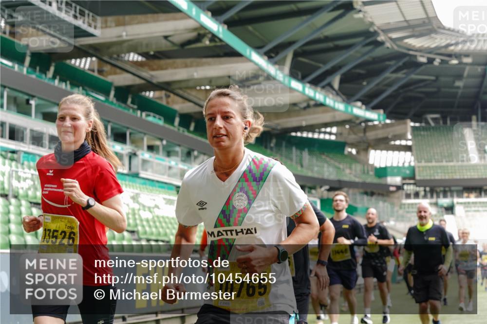 13.09.2026 - 21. swb-Marathon Bremen Michael Burmester http://msf.ph/oto/10454655 13.09.2026 10:32:33 Laufen im Stadion 10067, 10078, 10146, 10166, 10184, 10203, 10211, 10222, 10226, 10243, 10246, 10249, 10255, 10256, 10284, 10300, 10322, 10365, 10372, 10374, 10379, 10383, 10394, 10408, 10410, 10443, 10471, 10478, 10479, 10486, 10494, 10503, 10517, 10518, 10529, 10530, 10540, 10543, 10550, 10555, 10565, 10577, 10579, 10589, 10608, 10610, 10626, 10631, 10646, 10670, 10675, 10684, 10685, 10690, 10703, 10704, 10707, 10708, 10721, 10725, 10728, 10745, 10749, 10771, 10794 meine-sportfotos.de