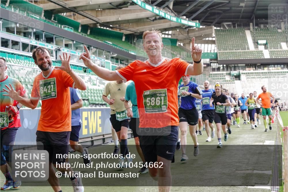 13.09.2026 - 21. swb-Marathon Bremen Michael Burmester http://msf.ph/oto/10454662 13.09.2026 13:10:45 Laufen im Stadion 164, 265, 373, 391, 448, 532, 581, 869, 898, 984, 1180, 1738, 1855, 1867, 1894, 1952, 1967, 2202, 2232, 2268, 2281, 2284, 2299, 2330, 2333, 2339, 2342, 2432, 2443, 2471, 2525, 2530, 2531, 2553, 2573, 2589, 2594, 2654, 2669, 2682, 2714, 2717, 2784, 2785, 2804, 2819, 2836, 2920, 2932, 3026, 3032, 3063, 3086, 3089, 3122, 3159, 3174, 3207, 3208, 3291, 3316, 3333, 3352, 3370, 3398, 3409, 3410, 3470, 3549, 3707, 3769, 109, 551 meine-sportfotos.de