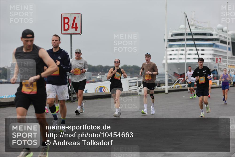 13.09.2026 - Kiel Lauf Andreas Tolksdorf http://msf.ph/oto/10454663 13.09.2026 11:54:45 Kiellinie 8872, 4, 2591, 7374, 3 meine-sportfotos.de