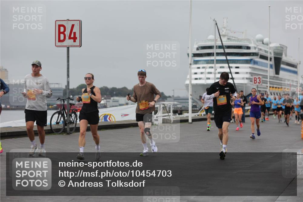 13.09.2026 - Kiel Lauf Andreas Tolksdorf http://msf.ph/oto/10454703 13.09.2026 11:54:46 Kiellinie 2591, 4, 7374, 3 meine-sportfotos.de