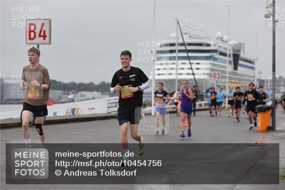 13.09.2026 - Kiel Lauf Andreas Tolksdorf http://msf.ph/oto/10454756 13.09.2026 11:54:48 Kiellinie 4, 7374, 3 meine-sportfotos.de