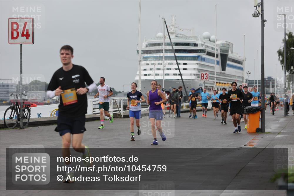 13.09.2026 - Kiel Lauf Andreas Tolksdorf http://msf.ph/oto/10454759 13.09.2026 11:54:49 Kiellinie 4, 3 meine-sportfotos.de