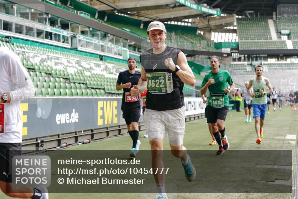 13.09.2026 - 21. swb-Marathon Bremen Michael Burmester http://msf.ph/oto/10454777 13.09.2026 12:52:32 Laufen im Stadion 102, 107, 145, 235, 683, 734, 755, 792, 863, 985, 987, 1033, 1043, 1056, 1125, 1146, 1162, 1232, 1252, 1297, 1445, 1455, 1492, 1528, 1542, 1646, 1664, 1704, 1955, 2007, 2008, 2043, 2203, 2350, 2447, 2480, 2498, 2759, 2767, 2820, 2847, 2858, 3085, 3149, 3236, 3336, 3362, 3440, 3448, 3566, 3703, 3830, 3899, 3988, 4165, 4283, 4429, 4475, 4571, 4573, 4582, 4605, 4727, 4781, 4782, 4895, 5079, 5152, 5168, 5379, 5521, 6274, 8798 meine-sportfotos.de