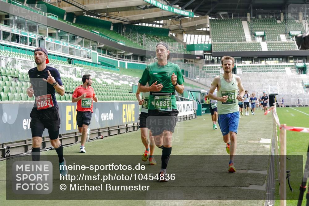 13.09.2026 - 21. swb-Marathon Bremen Michael Burmester http://msf.ph/oto/10454836 13.09.2026 12:52:34 Laufen im Stadion 102, 107, 145, 235, 683, 734, 755, 792, 863, 985, 987, 1033, 1043, 1056, 1125, 1146, 1162, 1232, 1252, 1297, 1433, 1445, 1455, 1492, 1528, 1542, 1646, 1664, 1704, 1955, 2007, 2008, 2043, 2203, 2350, 2447, 2480, 2498, 2759, 2767, 2820, 2847, 2858, 3085, 3149, 3236, 3336, 3362, 3440, 3448, 3566, 3703, 3830, 3899, 3988, 4165, 4283, 4429, 4475, 4571, 4573, 4582, 4605, 4727, 4781, 4782, 4895, 5079, 5152, 5168, 5379, 5521, 6274, 8798 meine-sportfotos.de