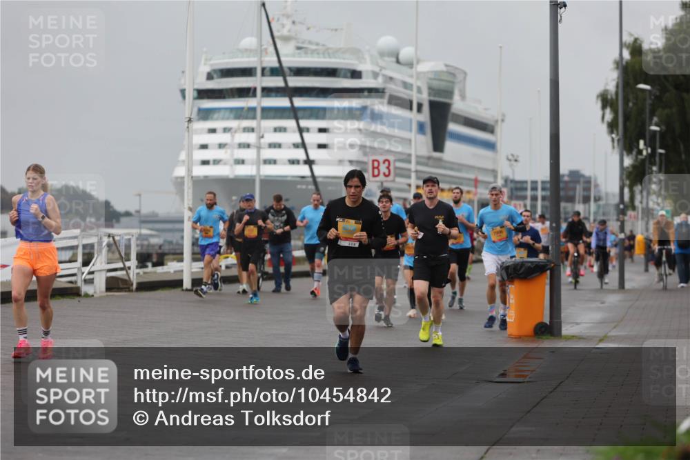 13.09.2026 - Kiel Lauf Andreas Tolksdorf http://msf.ph/oto/10454842 13.09.2026 11:54:52 Kiellinie 3, 7996 meine-sportfotos.de