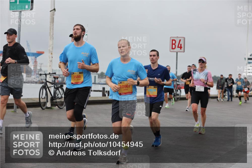13.09.2026 - Kiel Lauf Andreas Tolksdorf http://msf.ph/oto/10454945 13.09.2026 11:55:05 Kiellinie 1, 394, 3586, 38, 10967, 10824, 4 meine-sportfotos.de