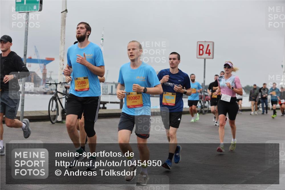 13.09.2026 - Kiel Lauf Andreas Tolksdorf http://msf.ph/oto/10454950 13.09.2026 11:55:05 Kiellinie 138, 3586, 1384, 10967, 38, 10824, 4, 6 meine-sportfotos.de