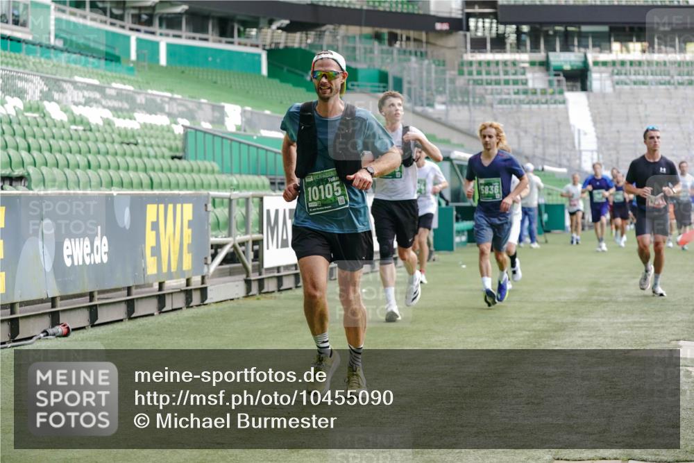 13.09.2026 - 21. swb-Marathon Bremen Michael Burmester http://msf.ph/oto/10455090 13.09.2026 12:52:42 Laufen im Stadion 102, 107, 145, 235, 376, 541, 683, 734, 755, 792, 863, 982, 985, 987, 1033, 1043, 1056, 1125, 1146, 1162, 1232, 1252, 1297, 1433, 1445, 1455, 1492, 1528, 1542, 1646, 1664, 1704, 1814, 1955, 2007, 2008, 2043, 2203, 2350, 2362, 2401, 2422, 2447, 2454, 2480, 2498, 2759, 2767, 2820, 2847, 2858, 2997, 3085, 3149, 3236, 3336, 3362, 3440, 3448, 3566, 3703, 3830, 3899, 3988, 4165, 4283, 4429, 4475, 4571, 4573, 4582, 4605, 4727, 4781, 4782, 4895, 5079, 5152, 5168, 5379 meine-sportfotos.de