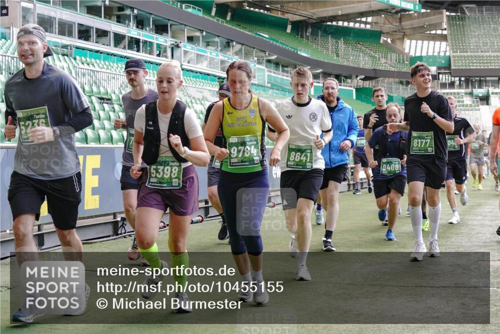 13.09.2026 - 21. swb-Marathon Bremen Michael Burmester http://msf.ph/oto/10455155 13.09.2026 13:10:53 Laufen im Stadion 164, 265, 373, 391, 448, 581, 703, 869, 898, 984, 1180, 1738, 1855, 1867, 1894, 1936, 1952, 1967, 2202, 2232, 2268, 2281, 2284, 2299, 2330, 2333, 2339, 2342, 2353, 2432, 2443, 2471, 2525, 2530, 2531, 2553, 2573, 2589, 2594, 2654, 2669, 2682, 2714, 2717, 2784, 2785, 2804, 2819, 2836, 2907, 2920, 2932, 2976, 3026, 3032, 3063, 3082, 3086, 3089, 3122, 3159, 3174, 3207, 3208, 3291, 3316, 3333, 3352, 3370, 3398, 3409, 3410, 3470, 3549, 3707, 3769, 551 meine-sportfotos.de