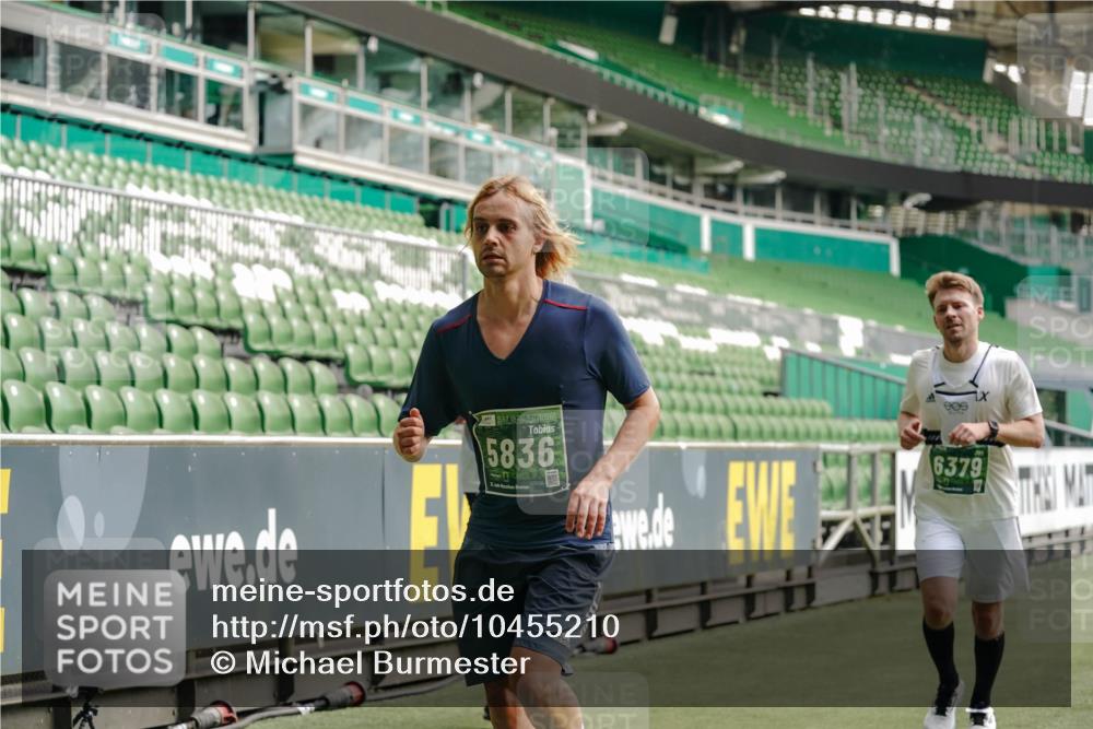 13.09.2026 - 21. swb-Marathon Bremen Michael Burmester http://msf.ph/oto/10455210 13.09.2026 12:52:47 Laufen im Stadion 102, 107, 145, 235, 376, 541, 615, 616, 683, 734, 740, 755, 792, 863, 982, 985, 987, 1033, 1043, 1056, 1125, 1146, 1162, 1232, 1252, 1297, 1433, 1445, 1492, 1528, 1542, 1646, 1664, 1704, 1707, 1814, 1955, 2007, 2008, 2043, 2203, 2280, 2350, 2362, 2401, 2422, 2447, 2454, 2480, 2498, 2759, 2767, 2820, 2847, 2858, 2997, 3085, 3149, 3236, 3336, 3362, 3448, 3566, 3703, 3830, 3899, 3988, 4165, 4283, 4429, 4475, 4571, 4573, 4582, 4605, 4895, 5079, 5152, 5168, 5379 meine-sportfotos.de