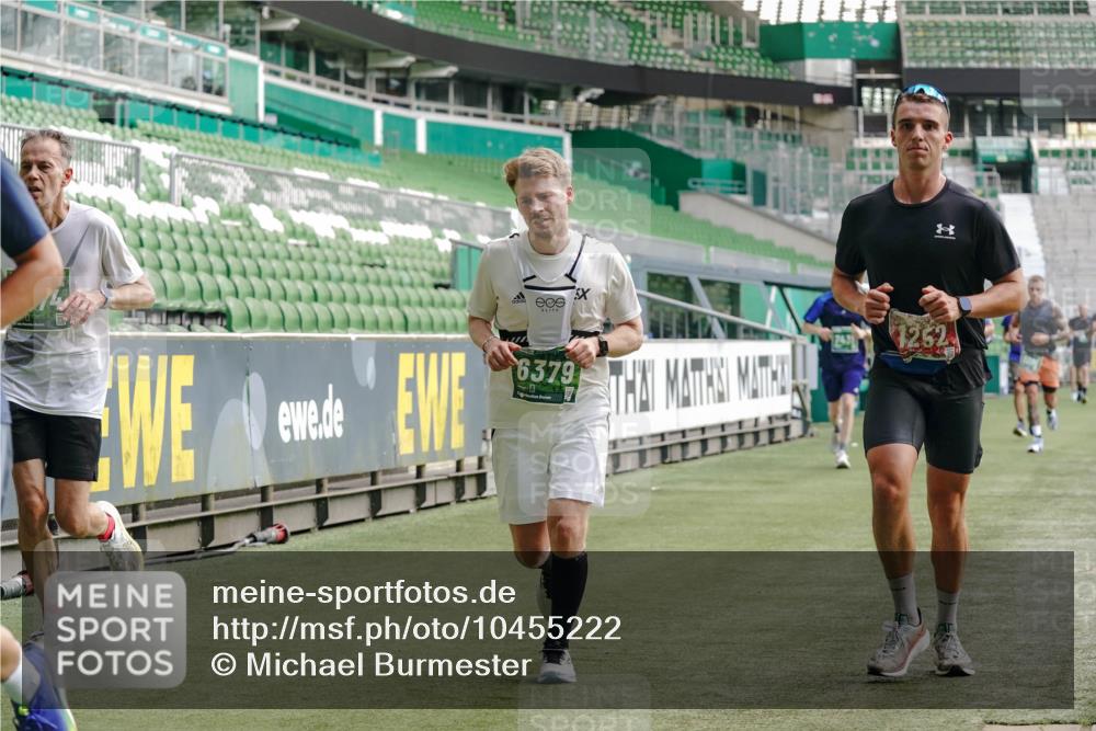 13.09.2026 - 21. swb-Marathon Bremen Michael Burmester http://msf.ph/oto/10455222 13.09.2026 12:52:48 Laufen im Stadion 102, 107, 145, 235, 313, 376, 541, 615, 616, 683, 696, 734, 740, 755, 792, 863, 982, 985, 987, 1033, 1043, 1056, 1125, 1146, 1162, 1232, 1252, 1297, 1433, 1445, 1492, 1528, 1542, 1646, 1664, 1704, 1707, 1814, 1955, 2007, 2008, 2043, 2203, 2280, 2350, 2362, 2401, 2422, 2447, 2454, 2480, 2498, 2759, 2767, 2820, 2847, 2858, 2997, 3085, 3149, 3236, 3336, 3362, 3448, 3566, 3703, 3830, 3899, 3988, 4165, 4283, 4429, 4475, 4571, 4573, 4582, 4605, 4895, 5079, 5152, 5168, 5379 meine-sportfotos.de
